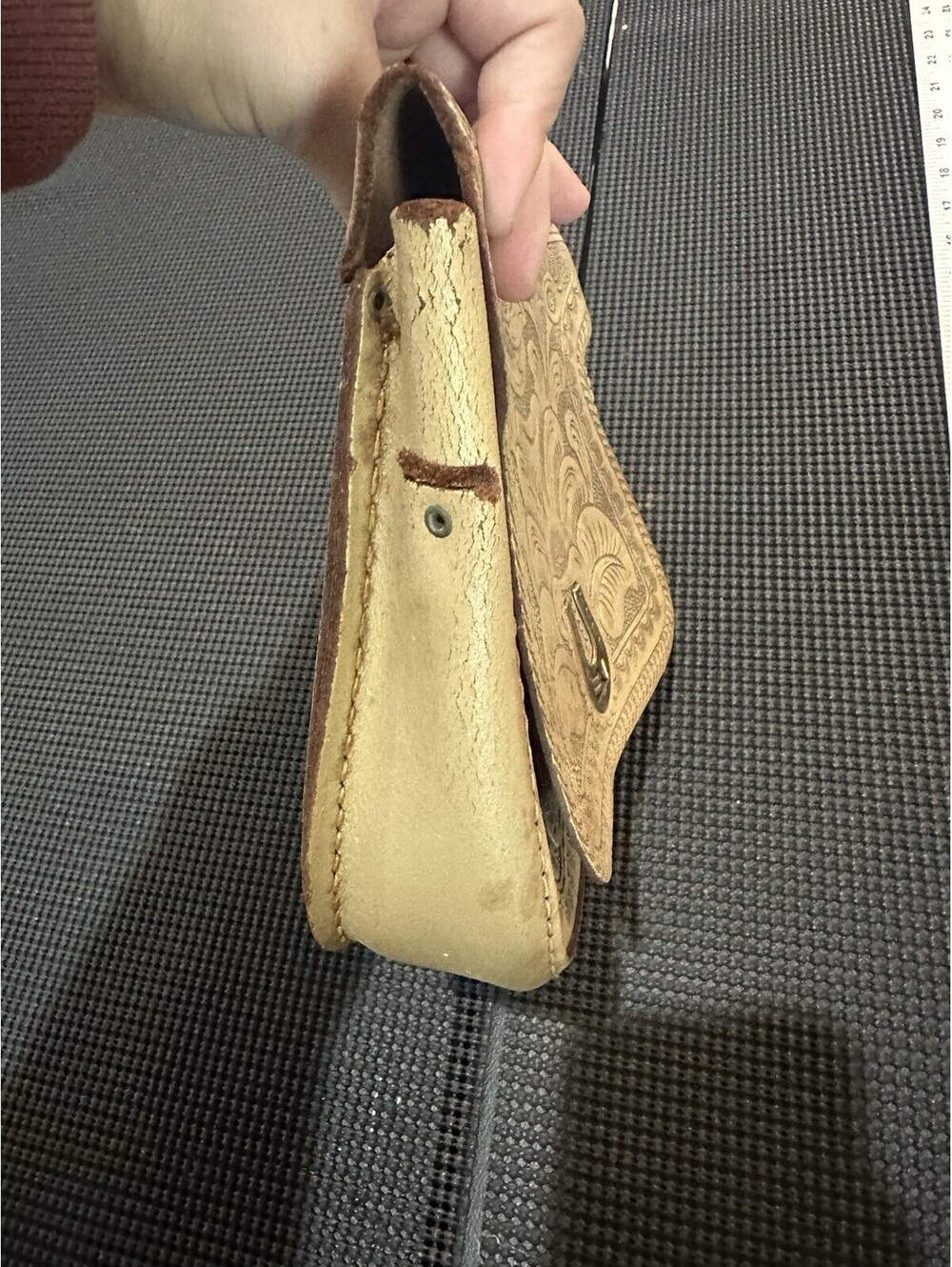 Vintage Tooled Leather Western Clutch Purse Floral Horseshoe Boho Bag - Picture 8 of 8